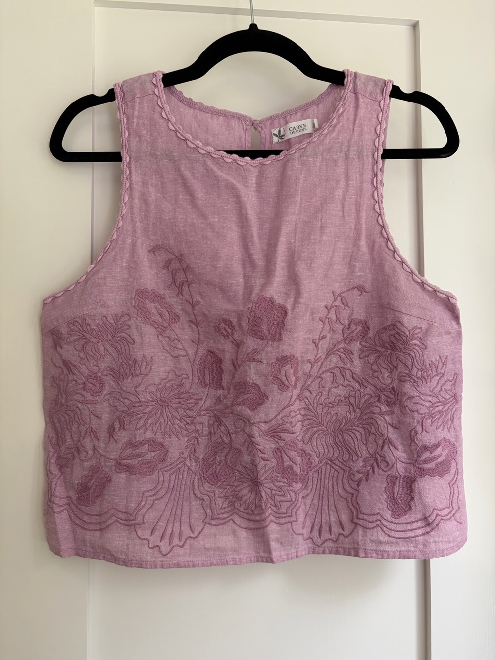 Like-New Women’s Carve Designs Embroidered Sleeveless Shirt Pink Size Small